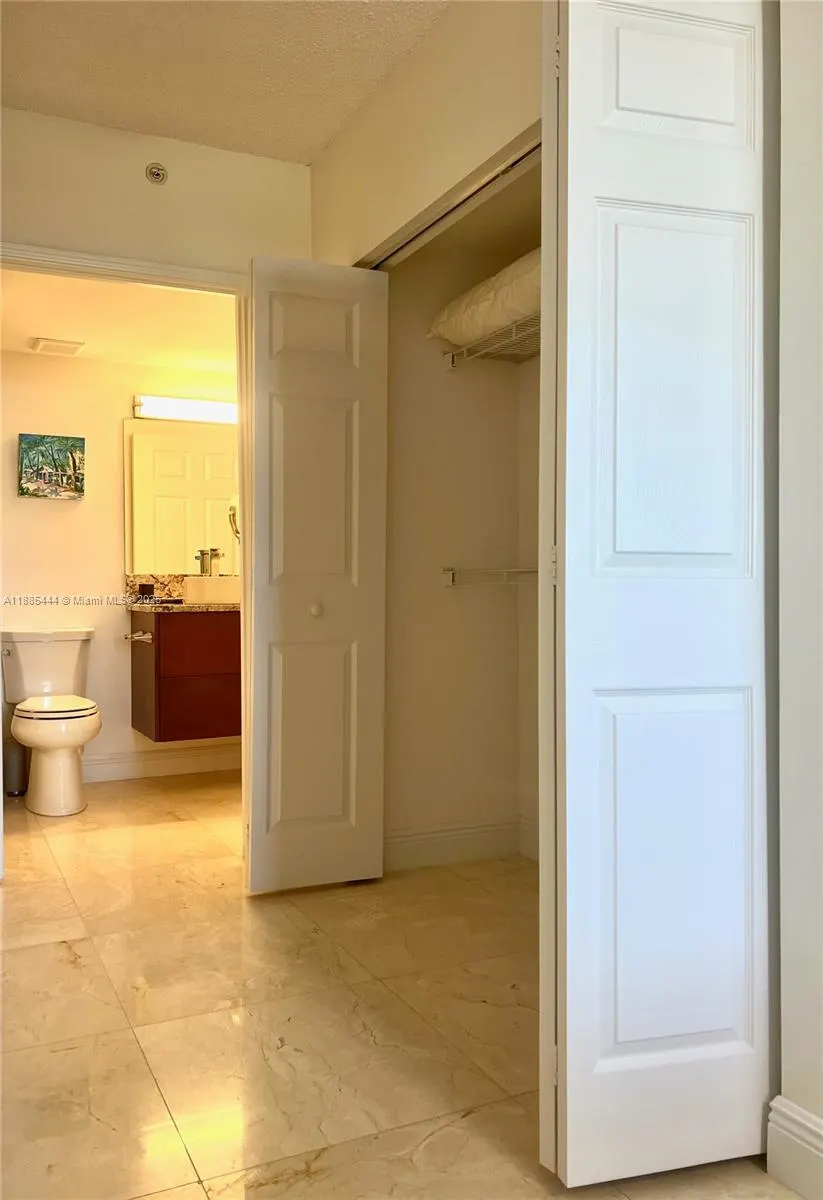651 Okeechobee Blvd, #811