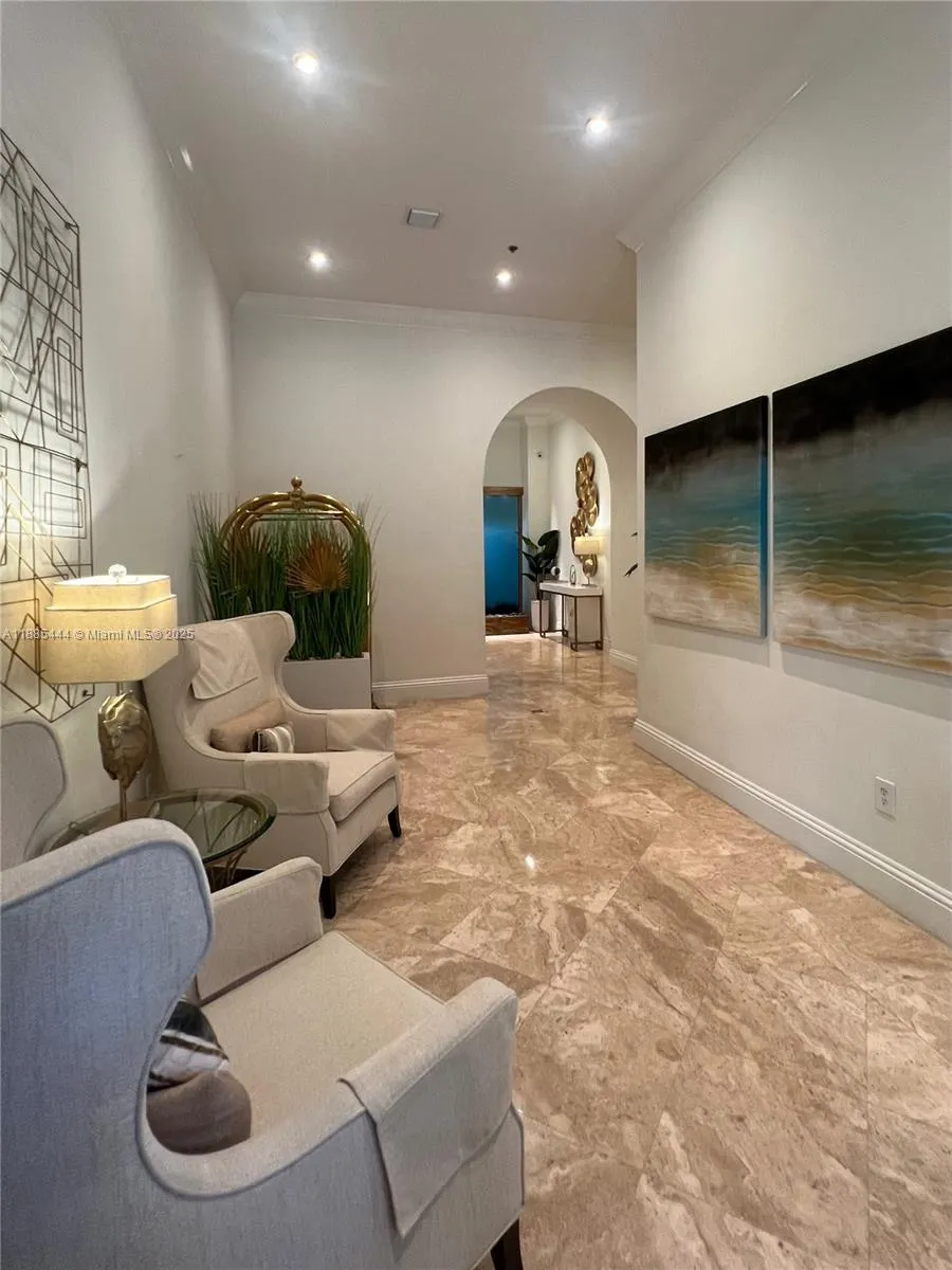 651 Okeechobee Blvd, #811