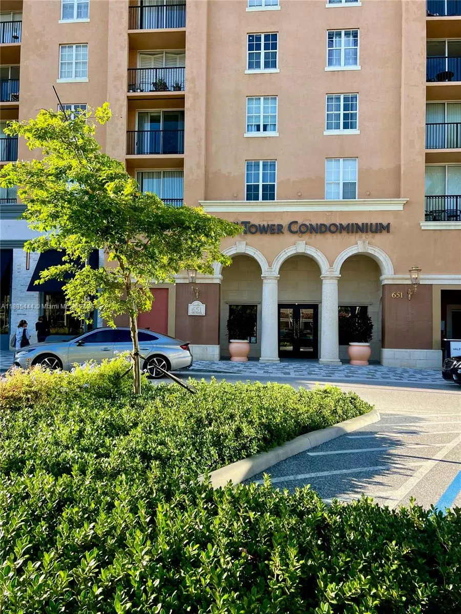 651 Okeechobee Blvd, #811