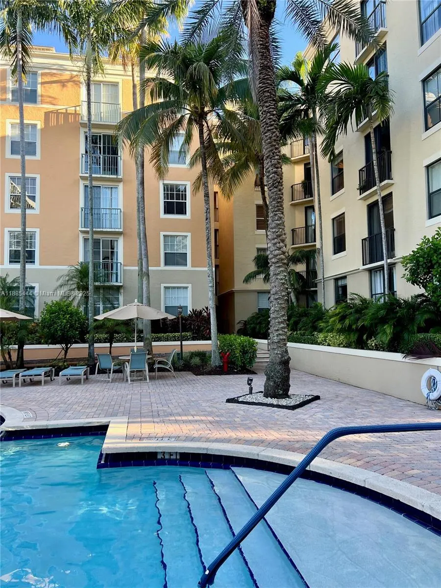 651 Okeechobee Blvd, #811