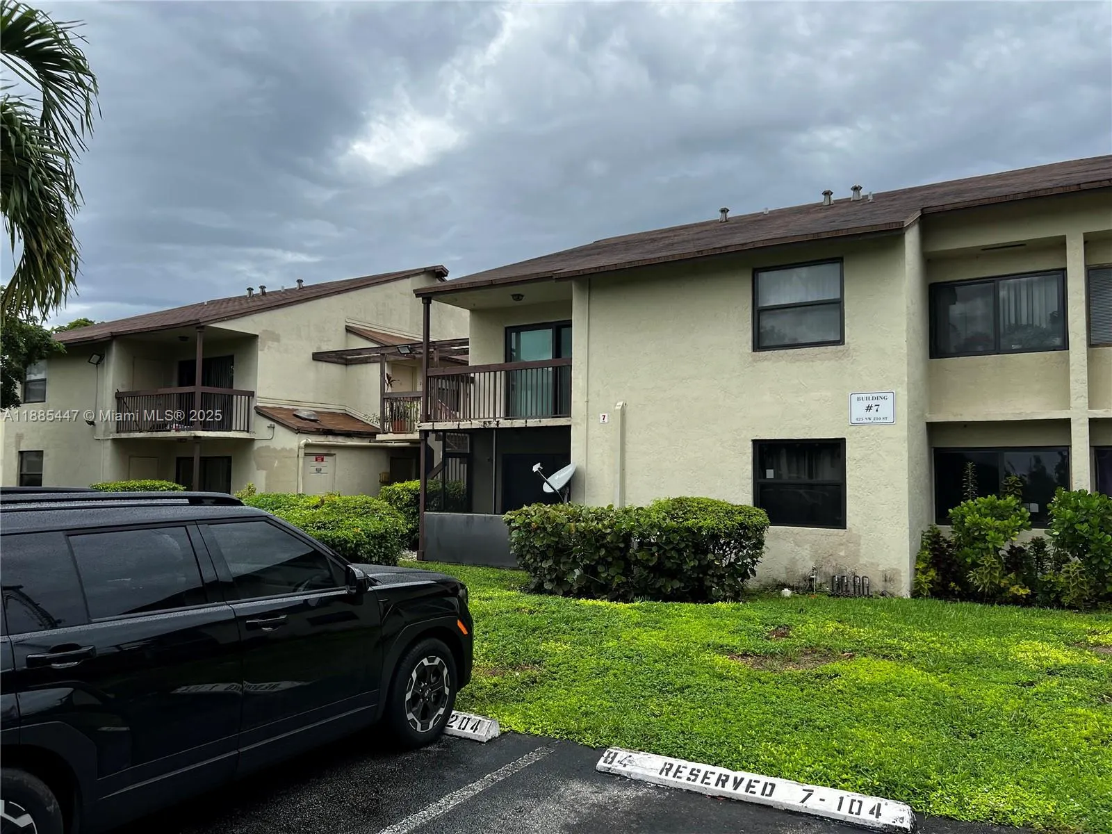 425 NW 210th St, #102