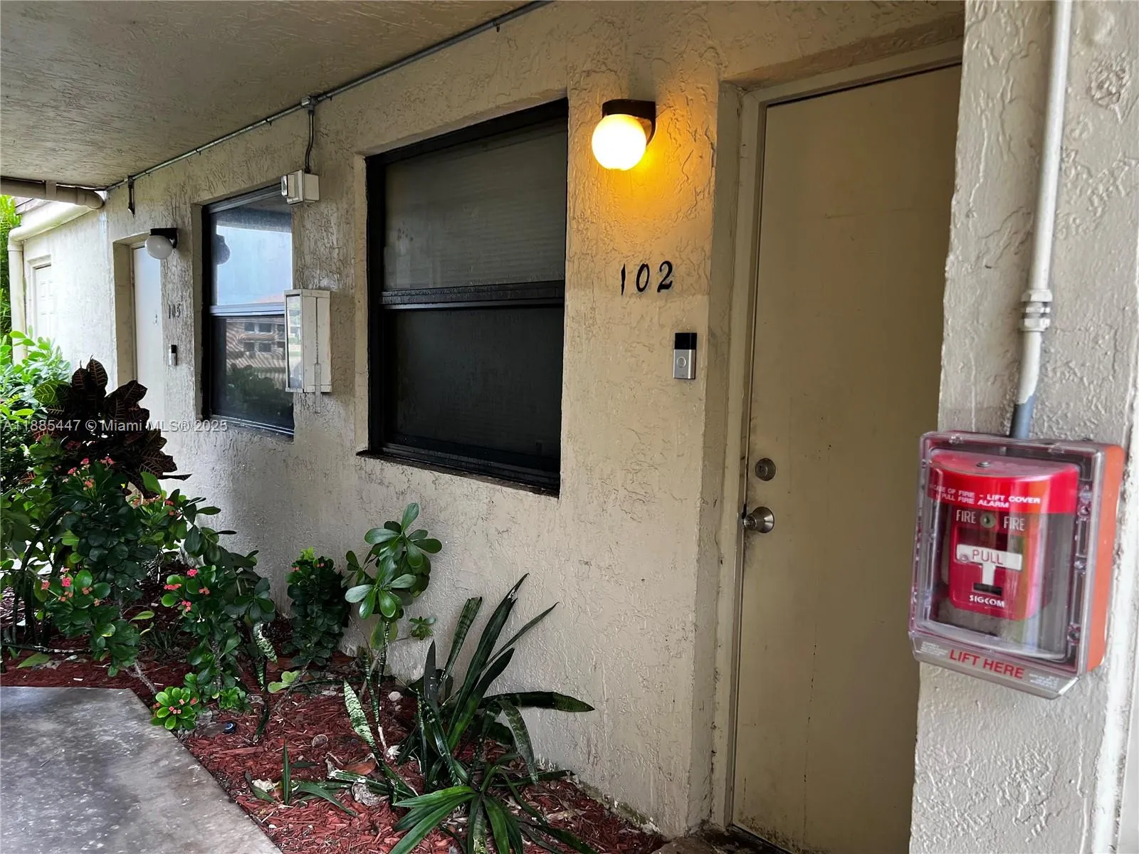 425 NW 210th St, #102