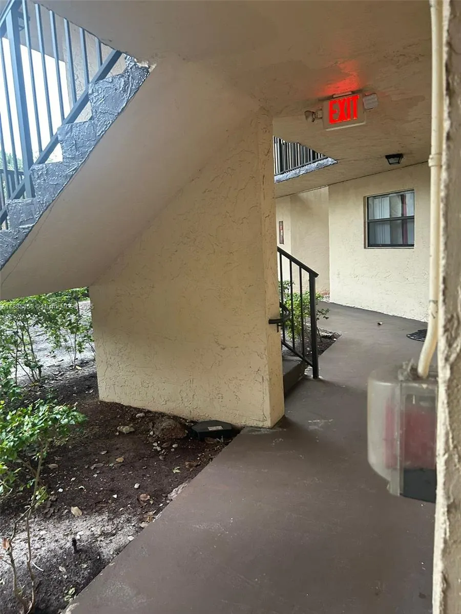 6555 W Broward Blvd, #104
