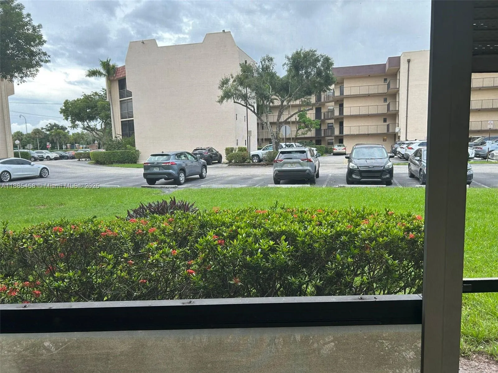 6555 W Broward Blvd, #104