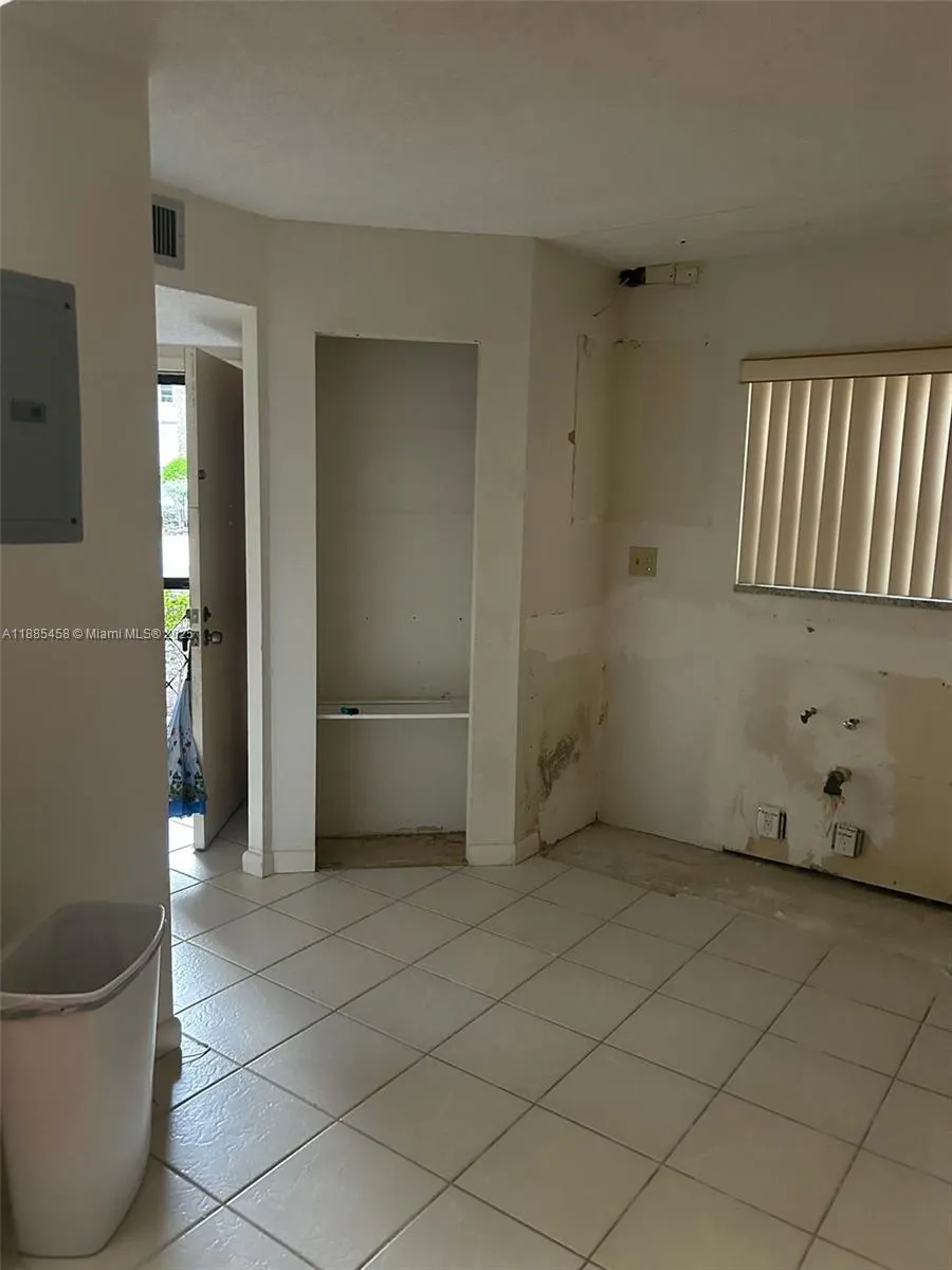 6555 W Broward Blvd, #104