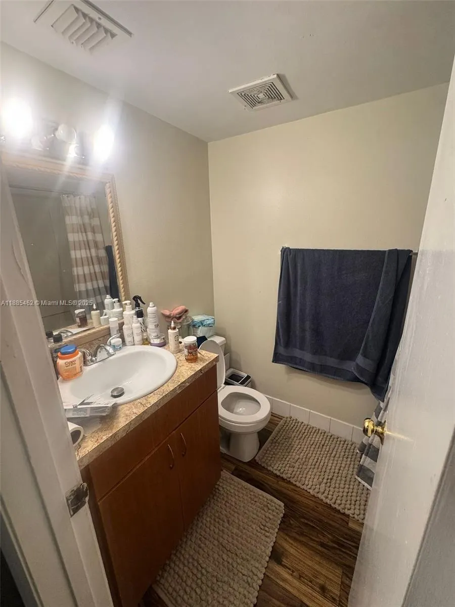 6900 SW 39th St, #106J