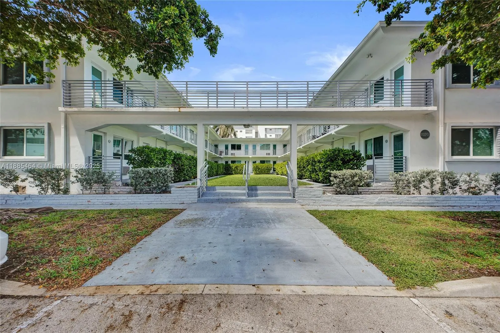 9270 E Bay Harbor Dr, #4B