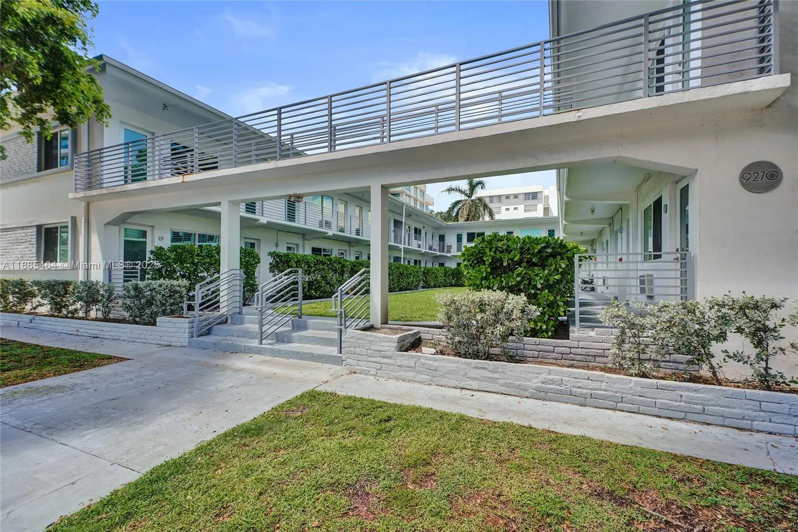 9270 E Bay Harbor Dr, #4B