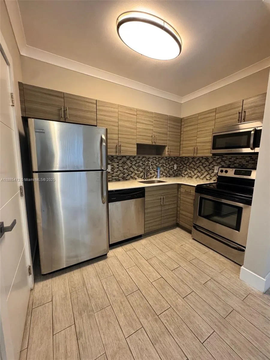 115 Menores Ave, #6