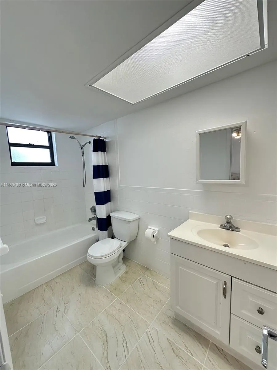 312 SW 32nd Ave, #201