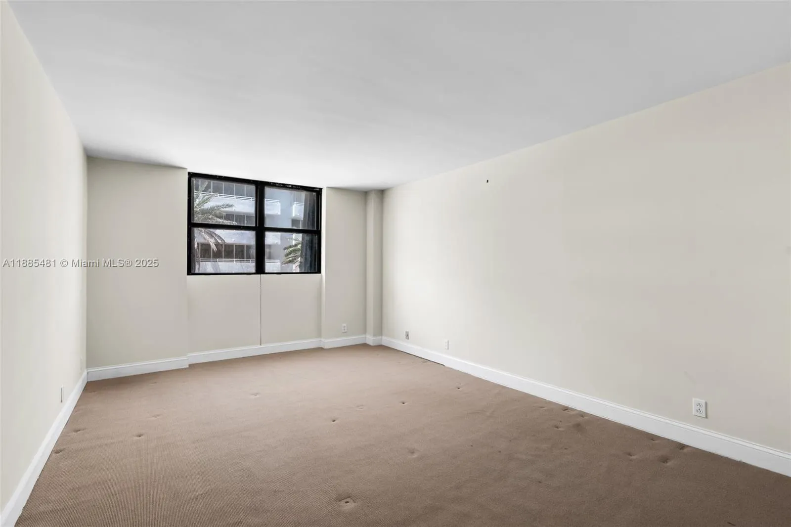 8877 Collins Ave, #303