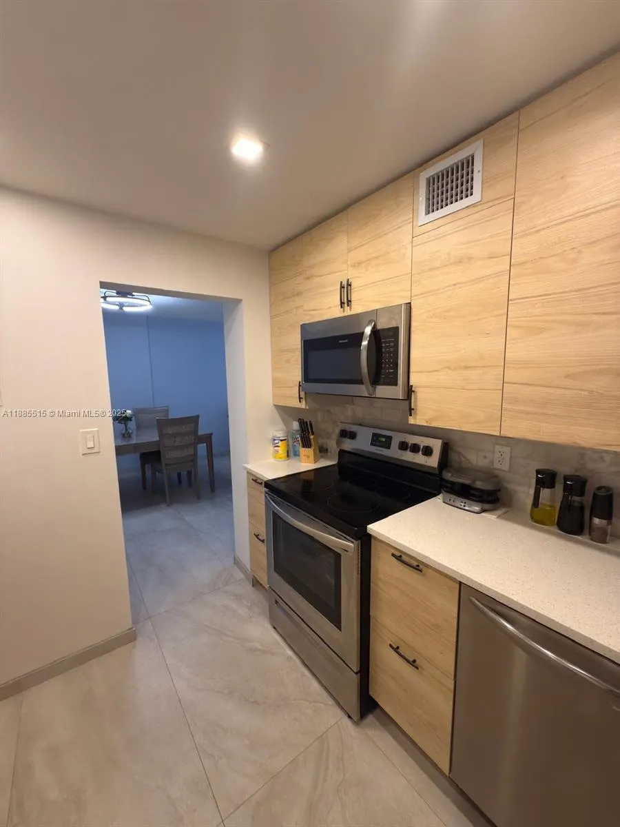 3113 S Ocean Dr, #303