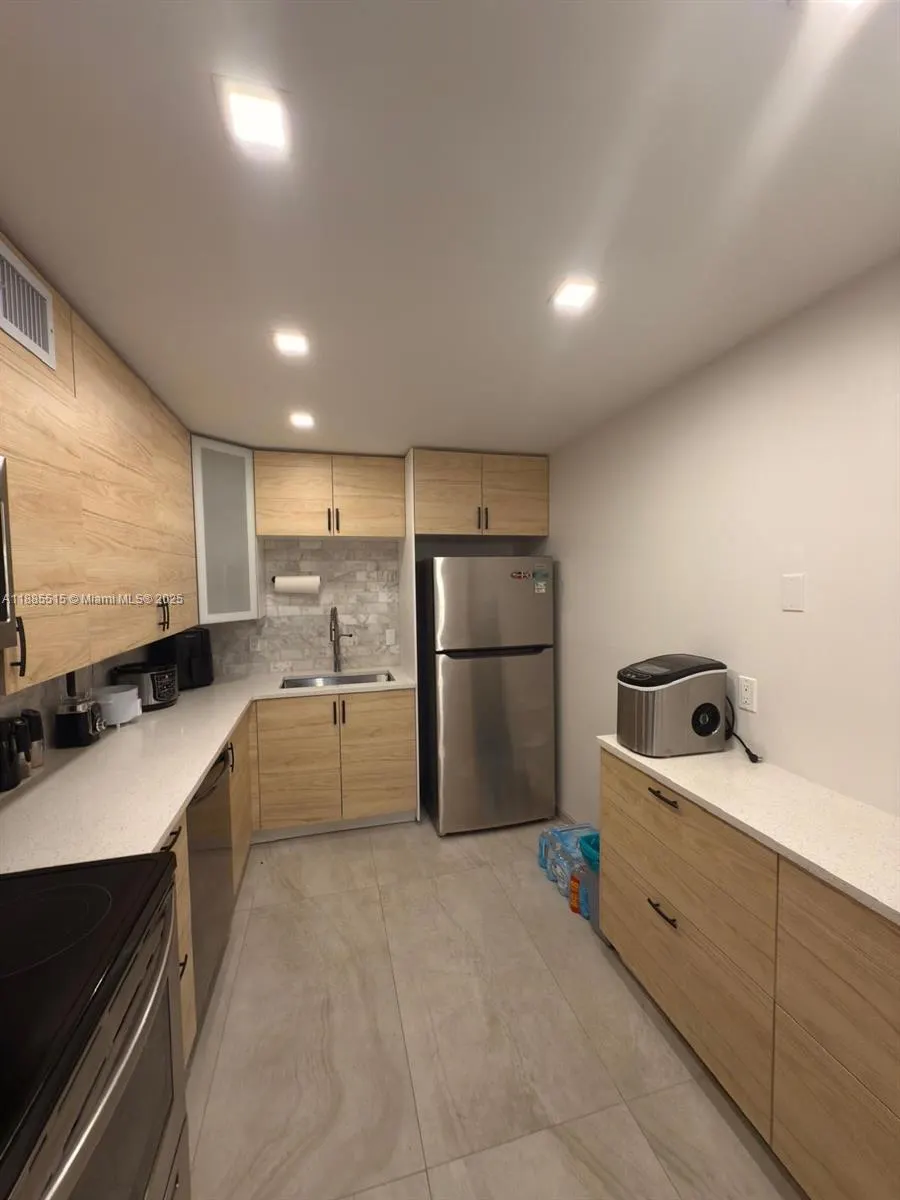 3113 S Ocean Dr, #303