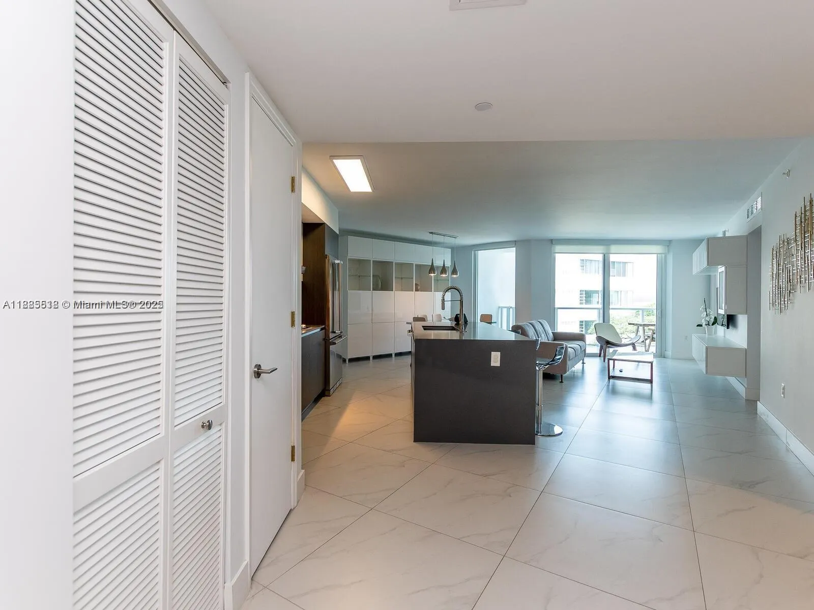 9821 E BAY HARBOR DR, #502