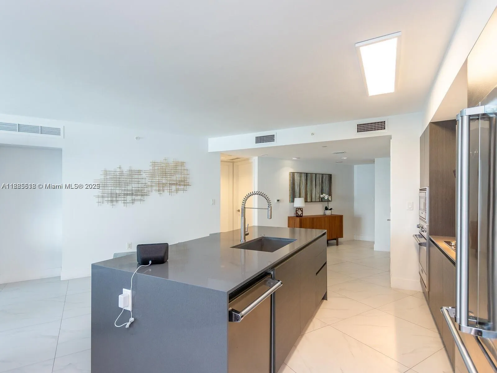 9821 E BAY HARBOR DR, #502