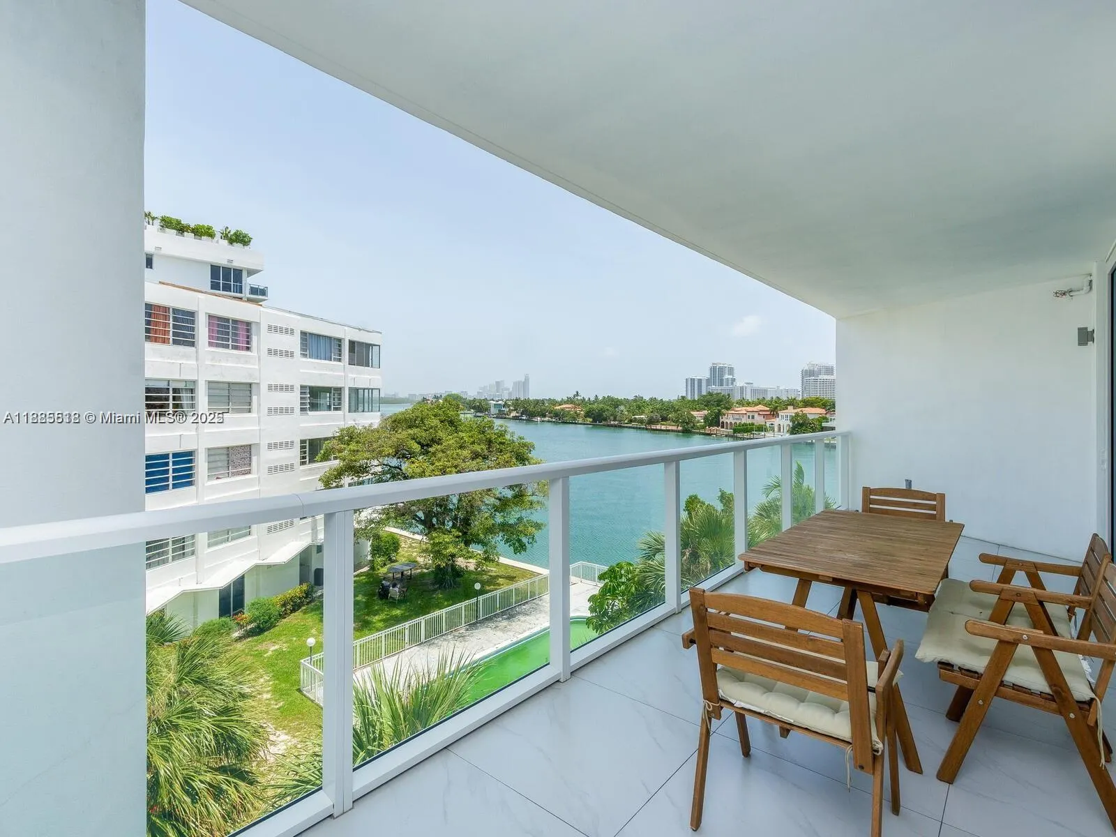 9821 E BAY HARBOR DR, #502