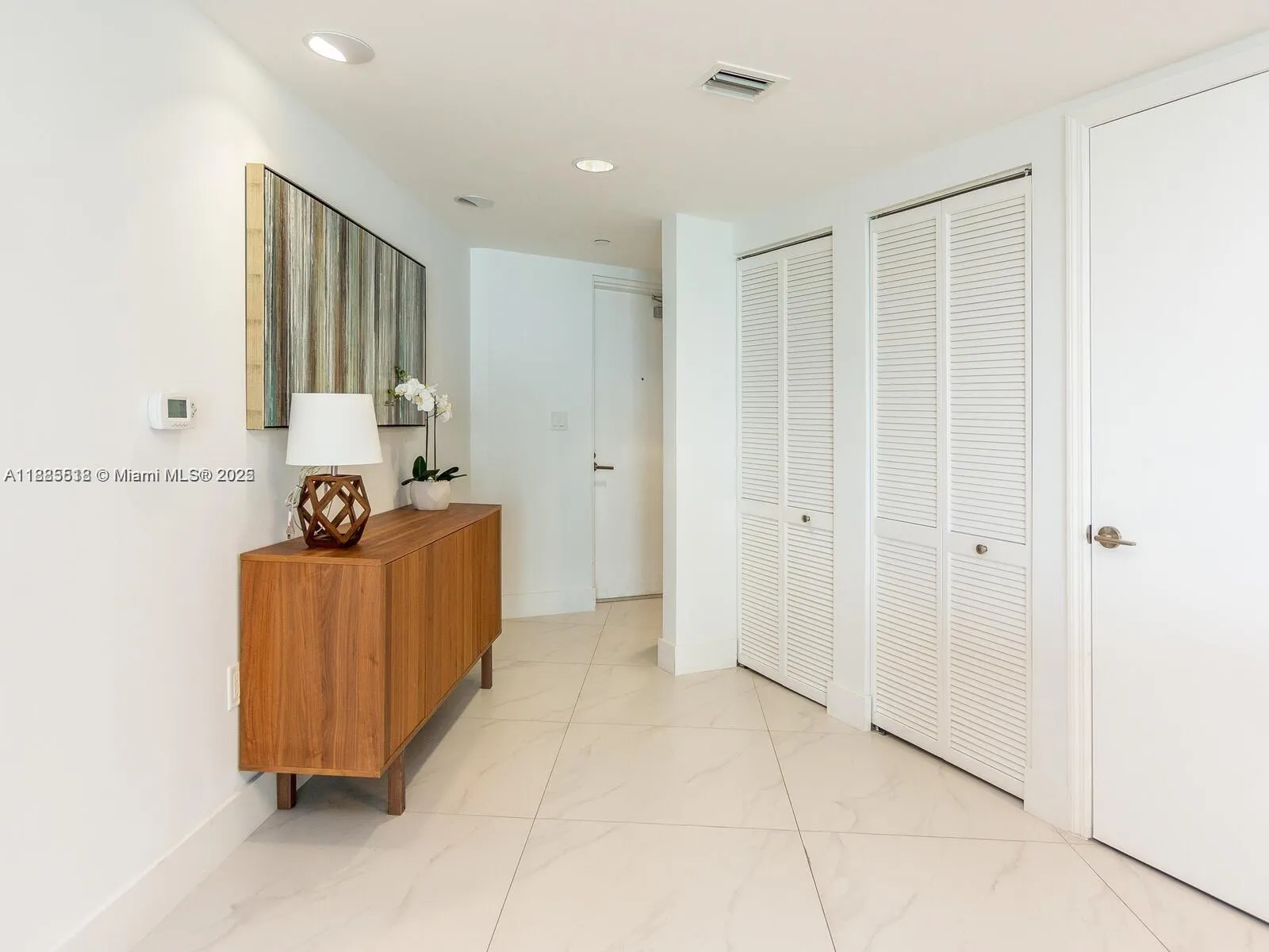 9821 E BAY HARBOR DR, #502