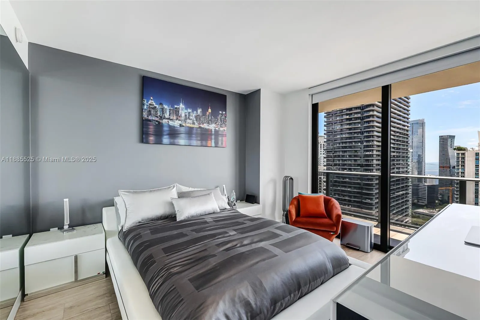 45 SW 9th St, #3905