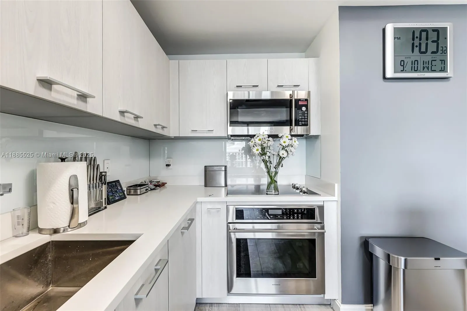 45 SW 9th St, #3905