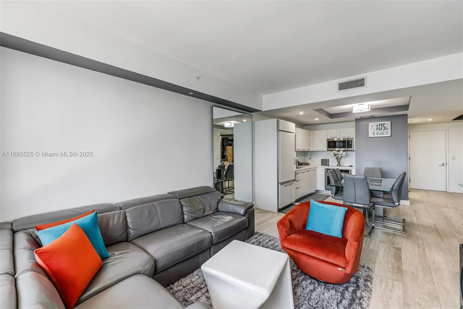 45 SW 9th St, #3905