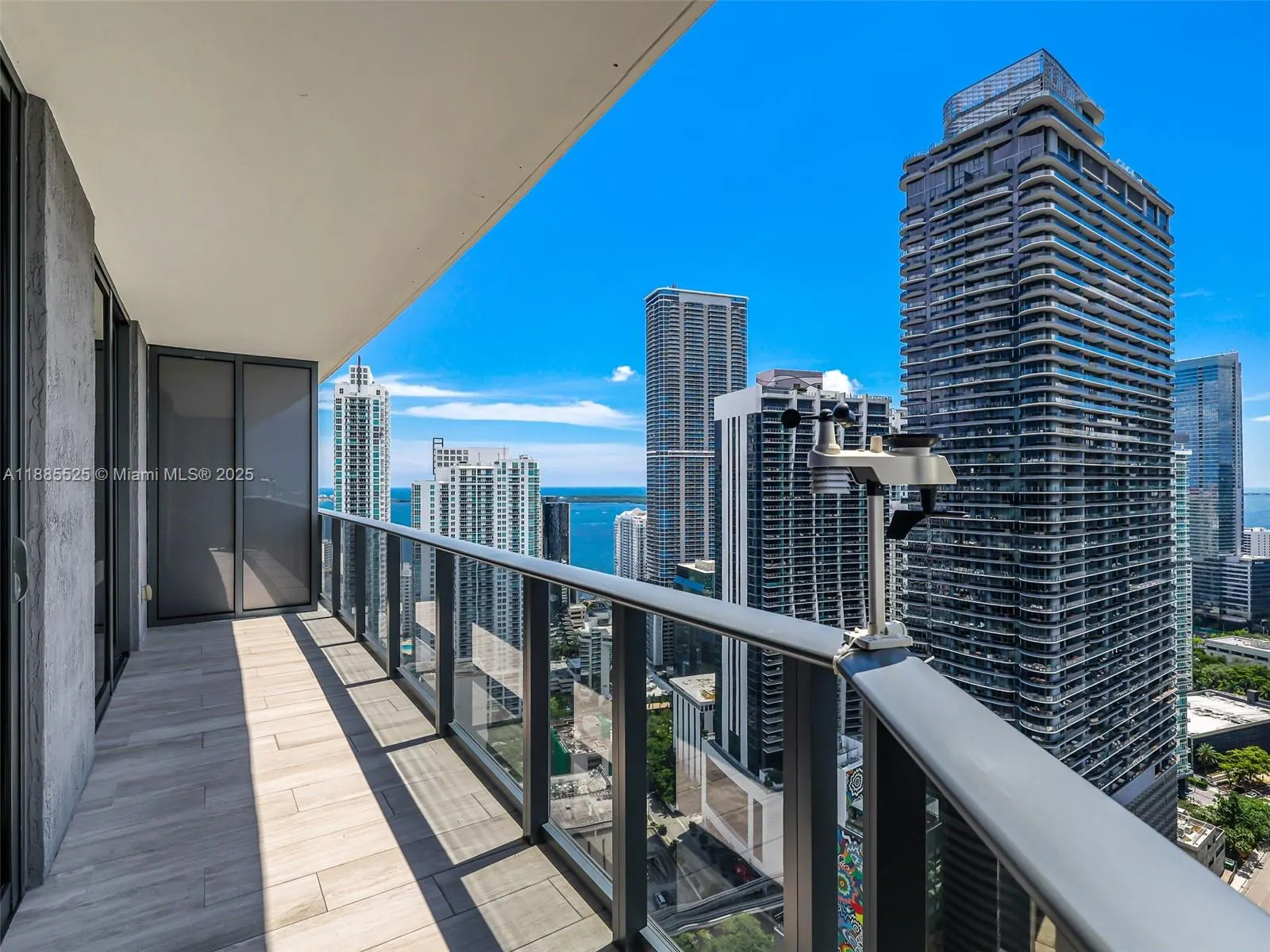 45 SW 9th St, #3905