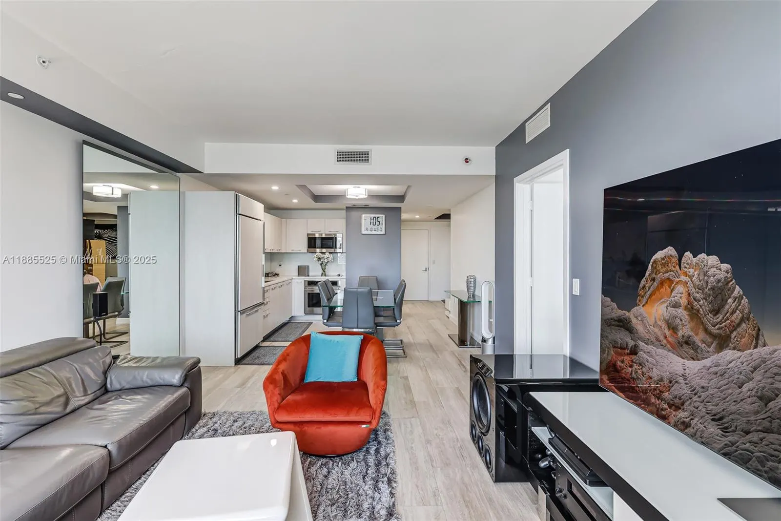 45 SW 9th St, #3905