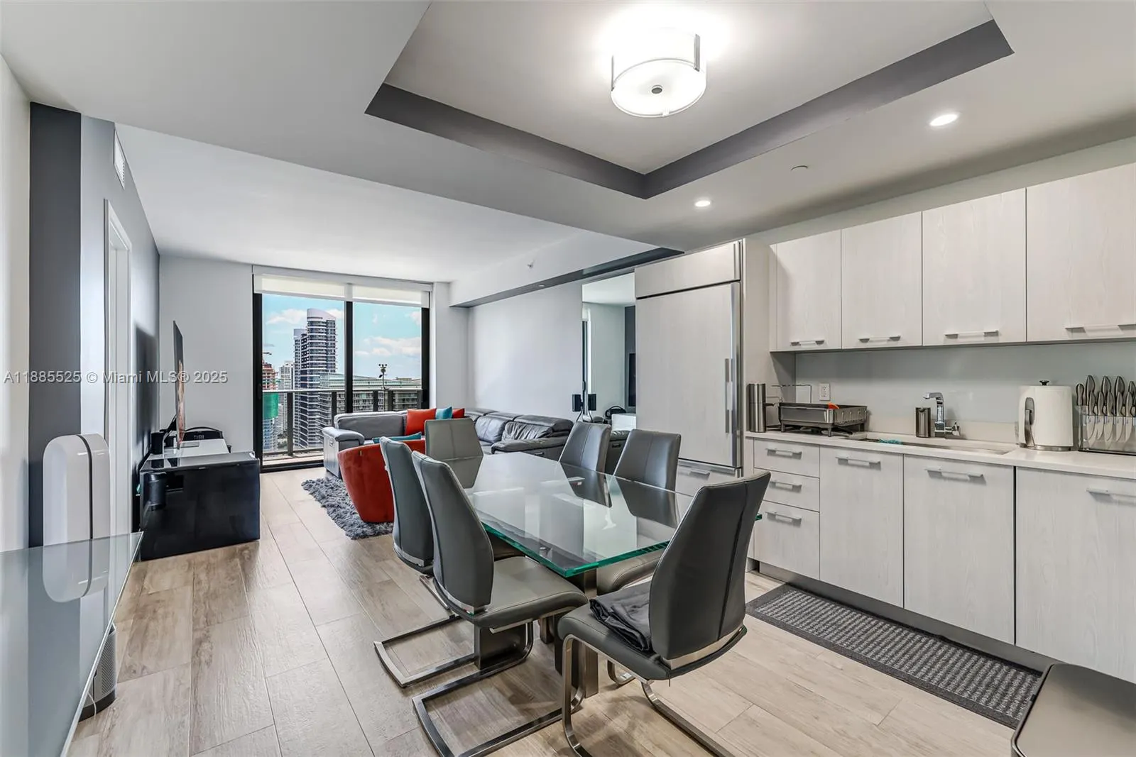 45 SW 9th St, #3905