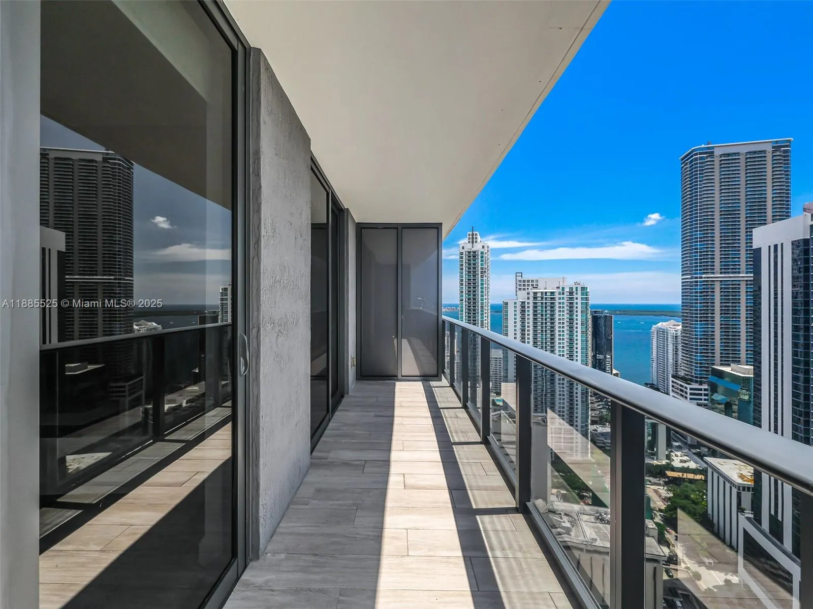 45 SW 9th St, #3905