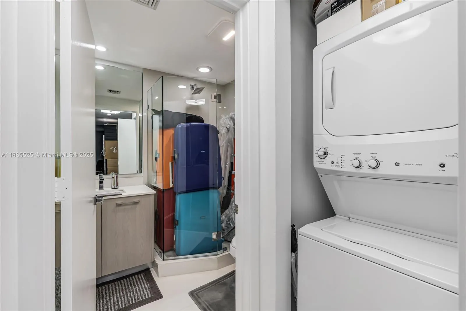 45 SW 9th St, #3905