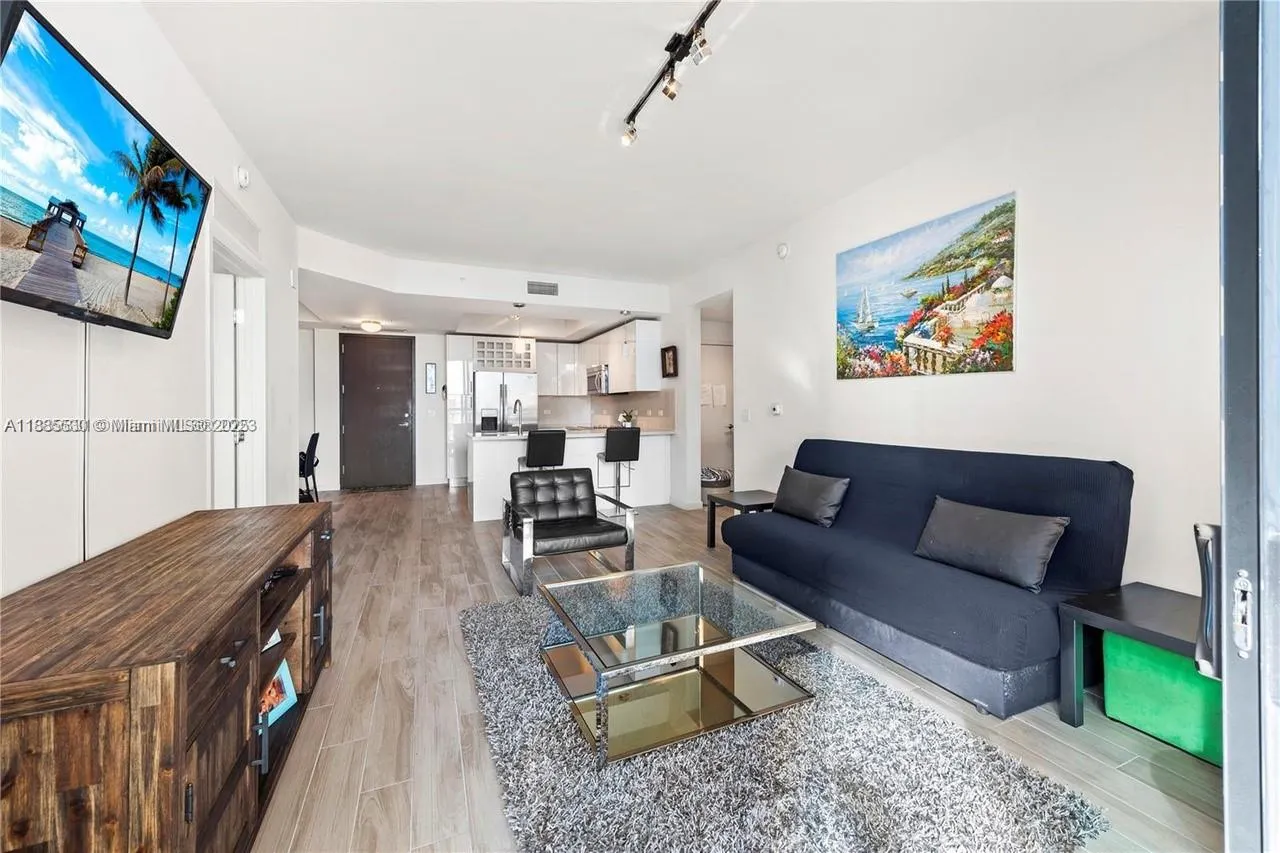 999 SW 1st Ave, #1811
