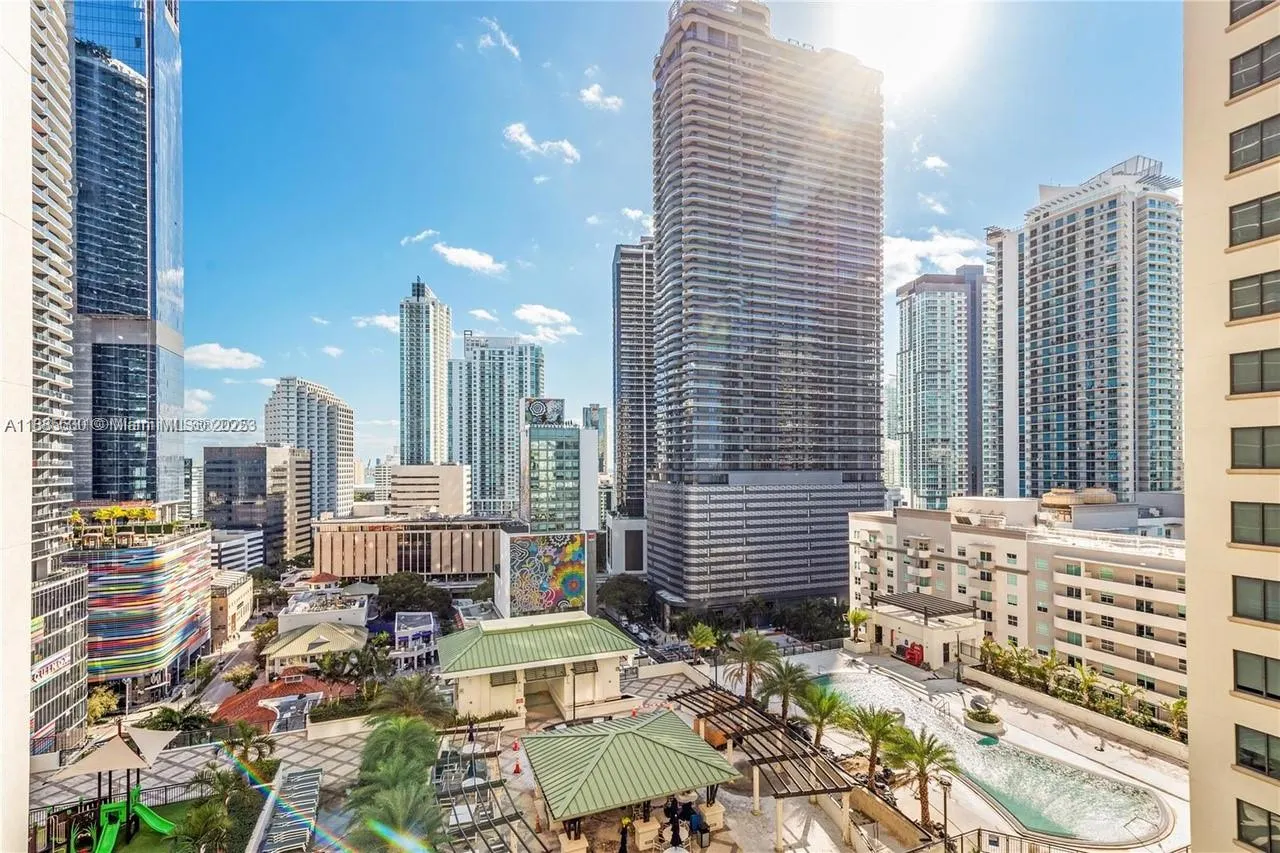 999 SW 1st Ave, #1811