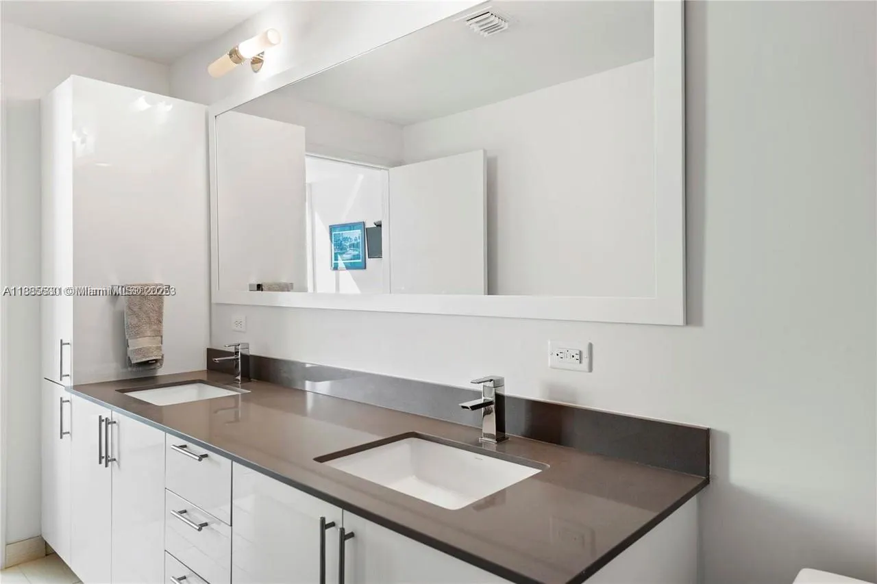 999 SW 1st Ave, #1811