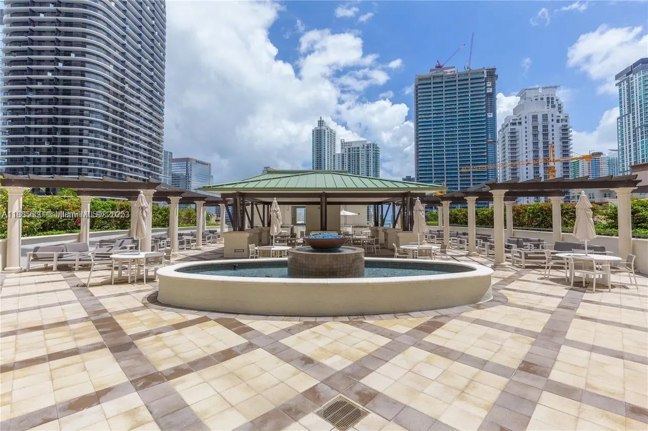 999 SW 1st Ave, #1811