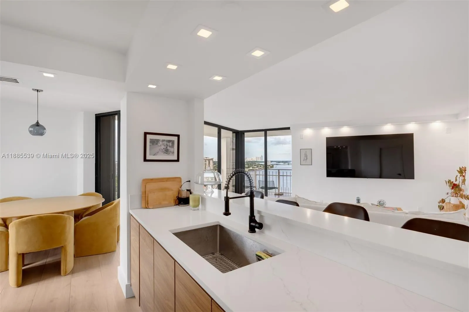 4000 Towerside Ter, #2211