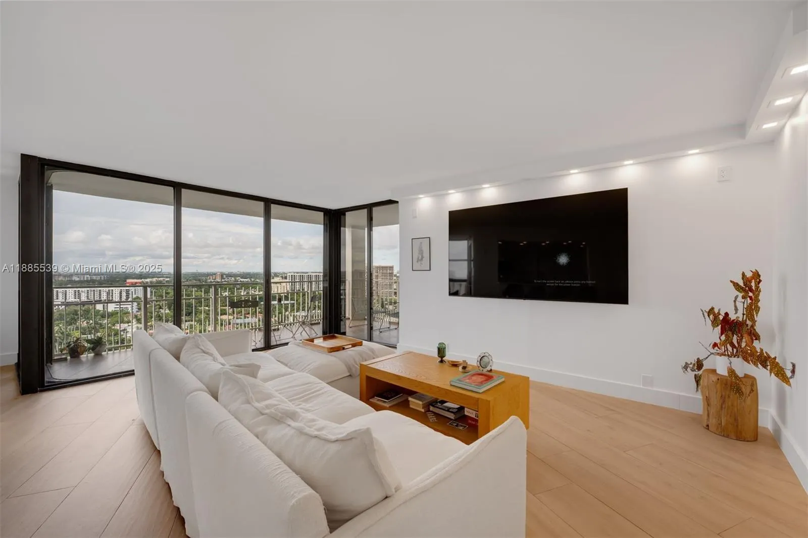 4000 Towerside Ter, #2211