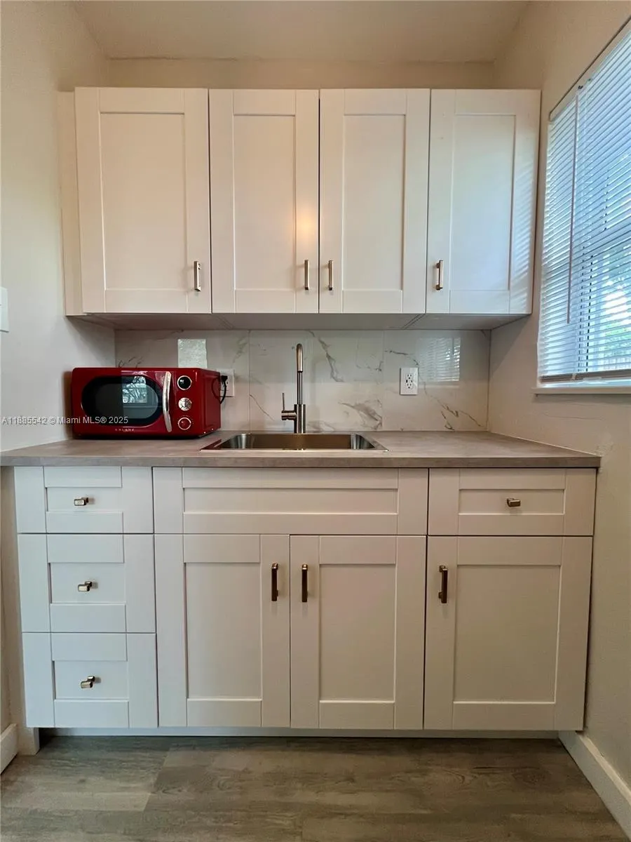 150 NE 59th St, #154