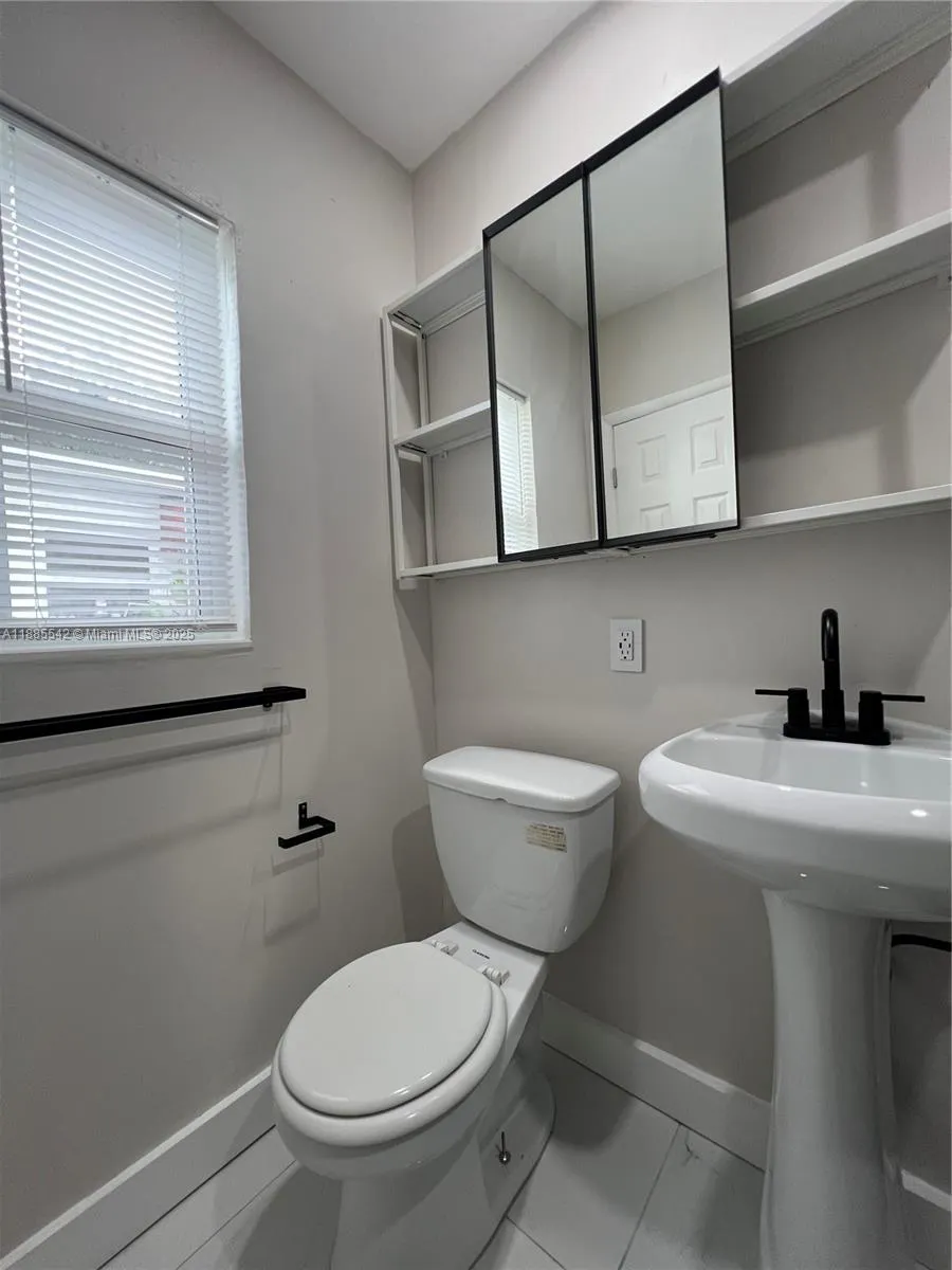 150 NE 59th St, #154