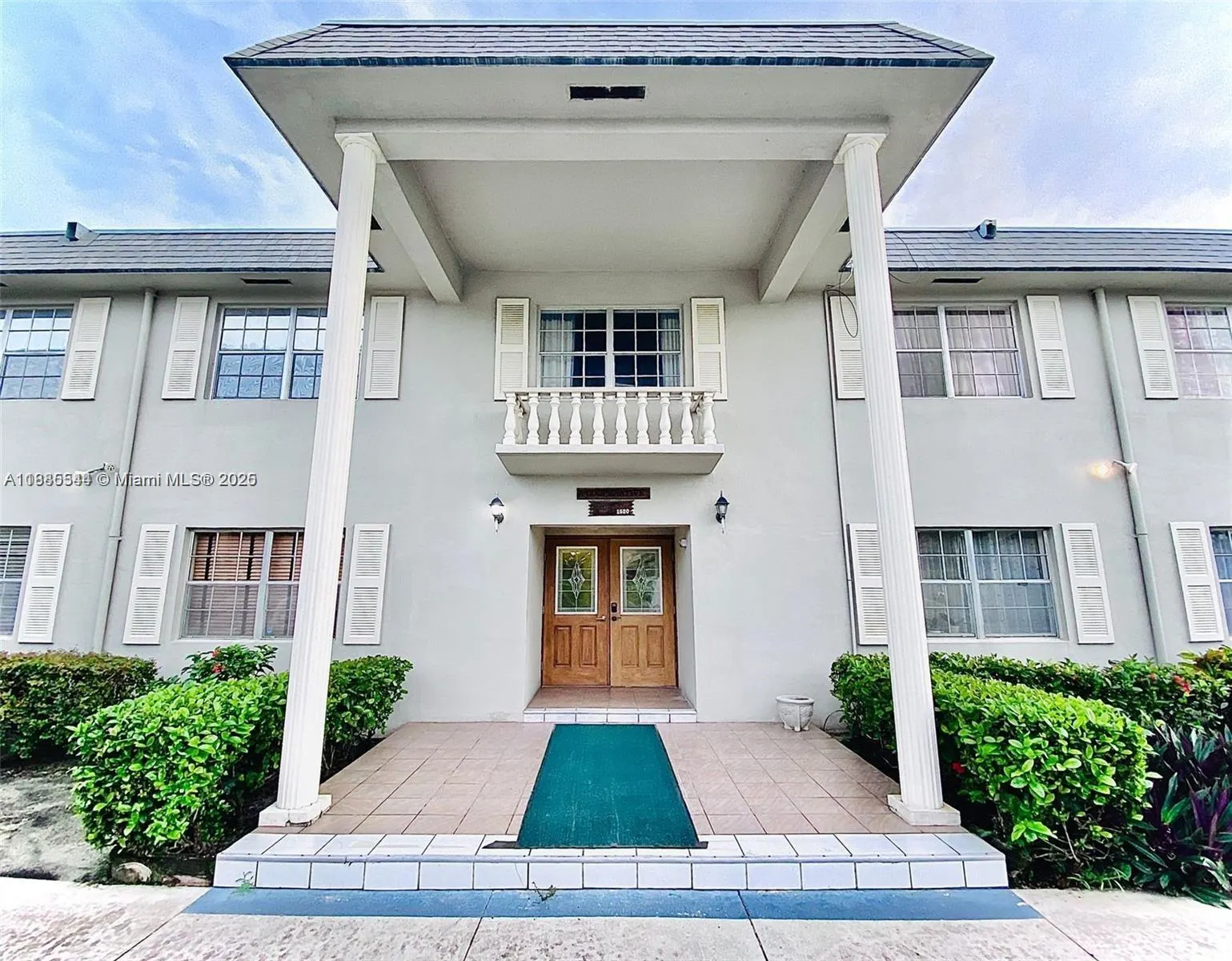 1520 Mckinley St, #216E