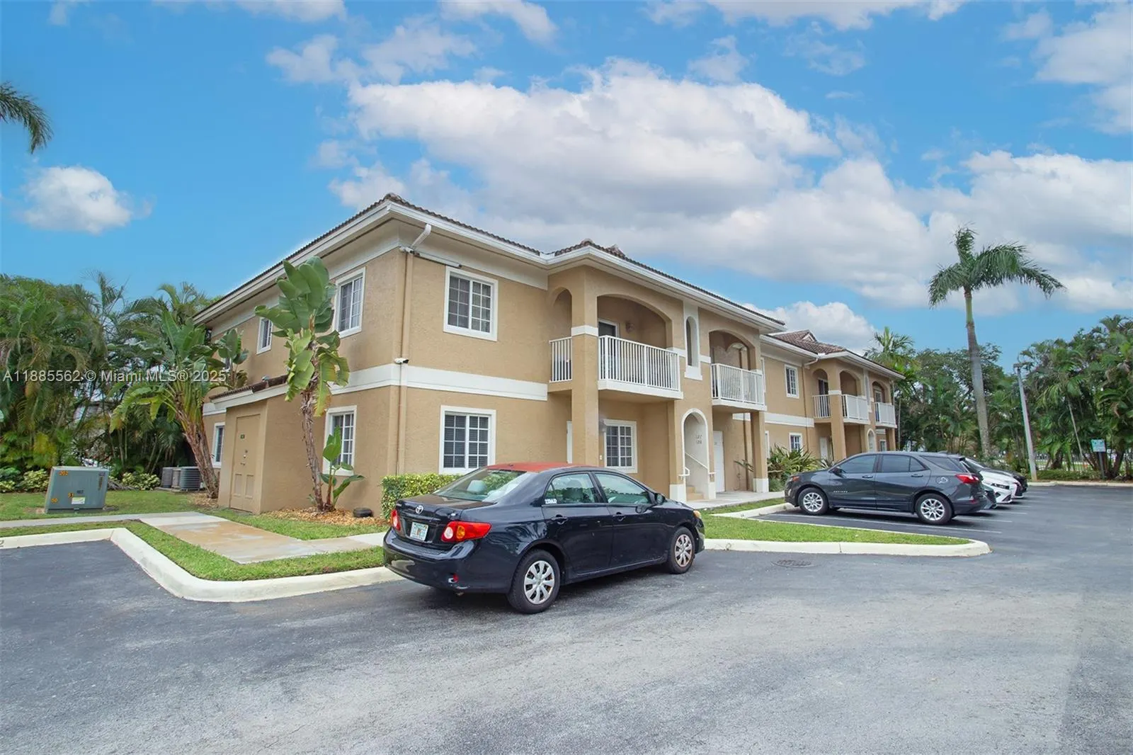911 Hillcrest Ct, #7