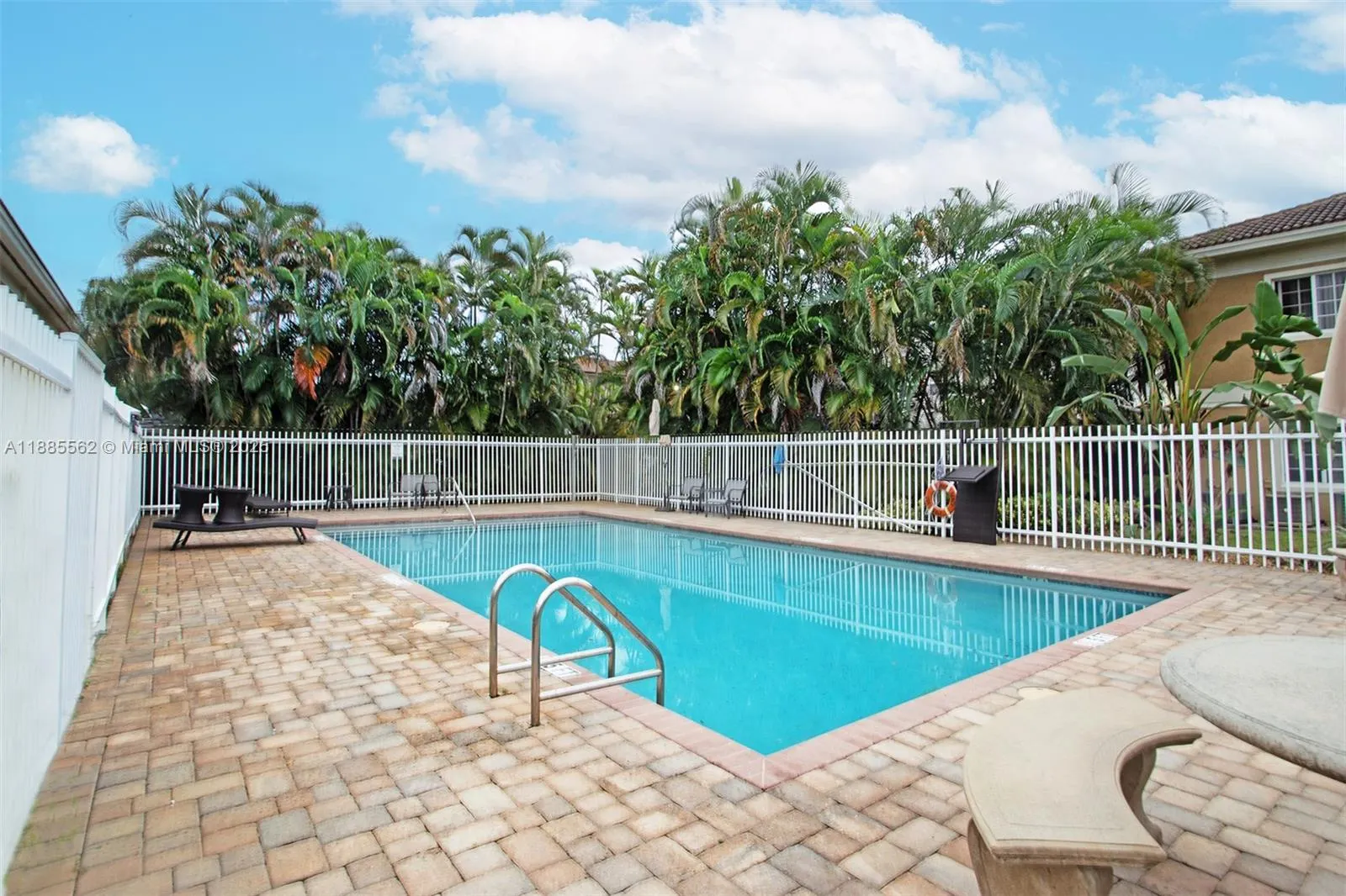 911 Hillcrest Ct, #7