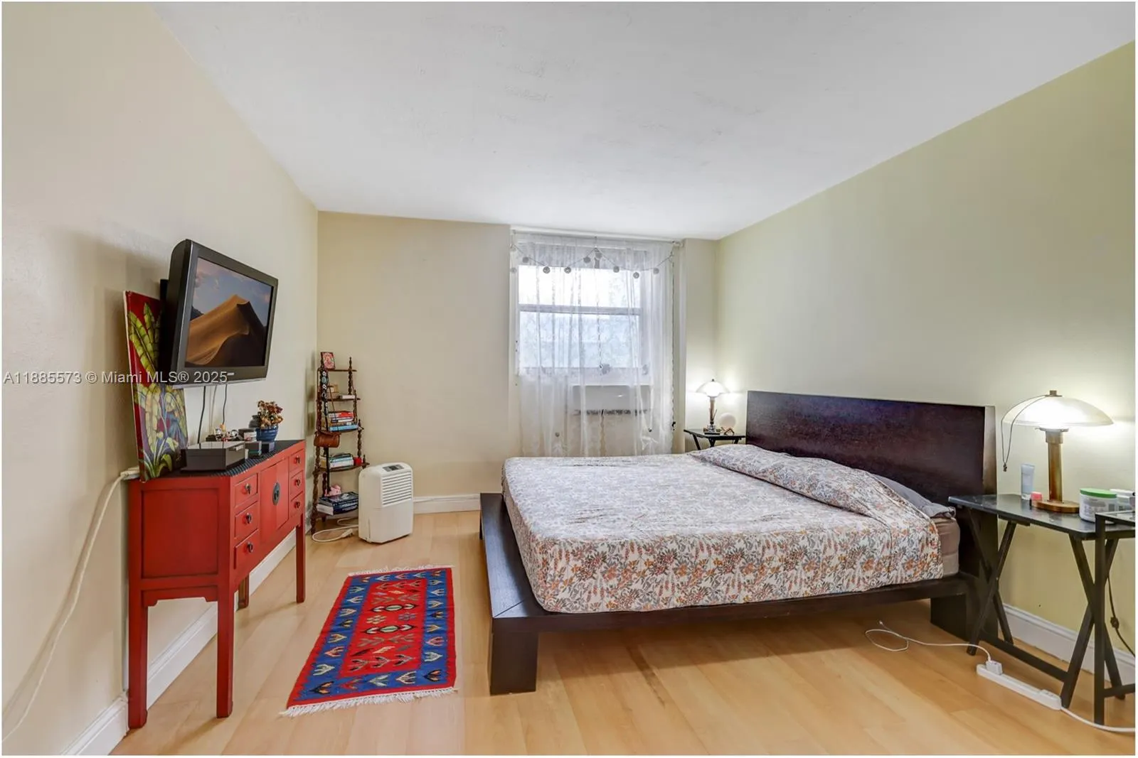 1300 Lincoln Rd, #B402