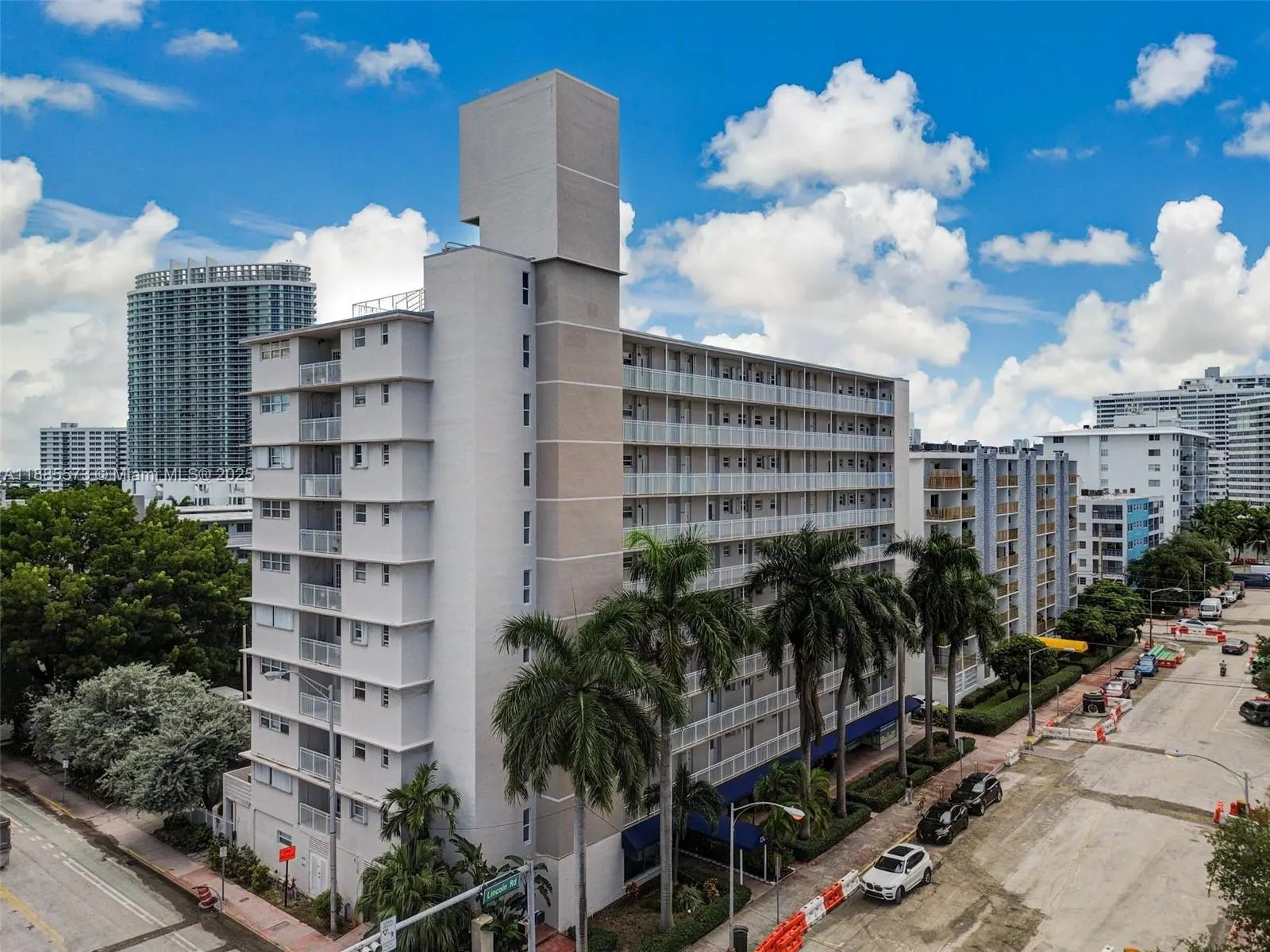 1300 Lincoln Rd, #B402