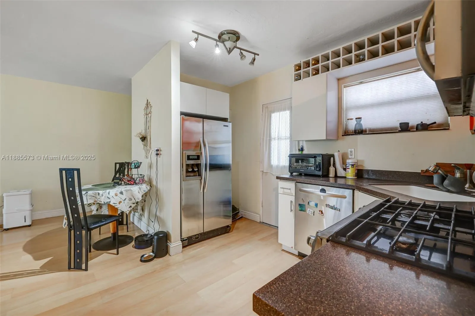 1300 Lincoln Rd, #B402