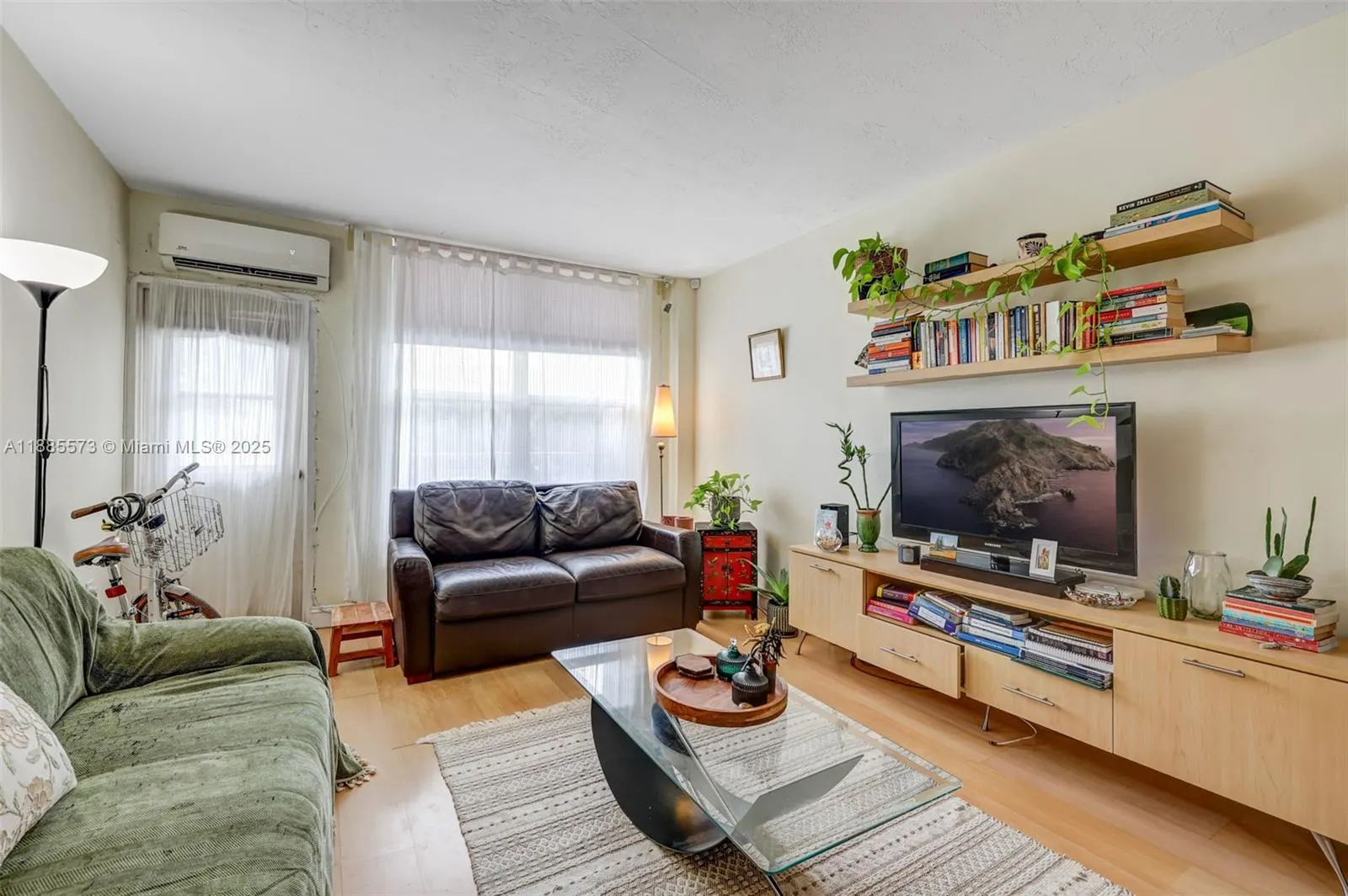 1300 Lincoln Rd, #B402