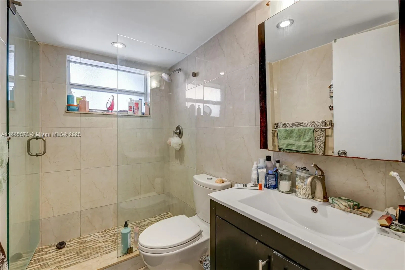 1300 Lincoln Rd, #B402