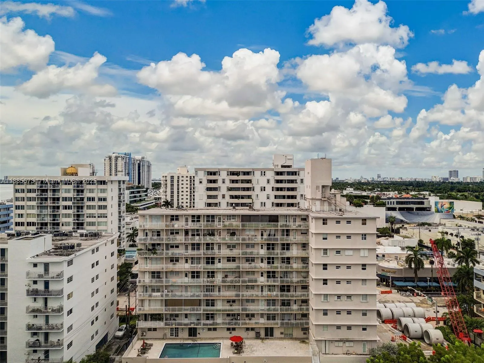 1300 Lincoln Rd, #B402