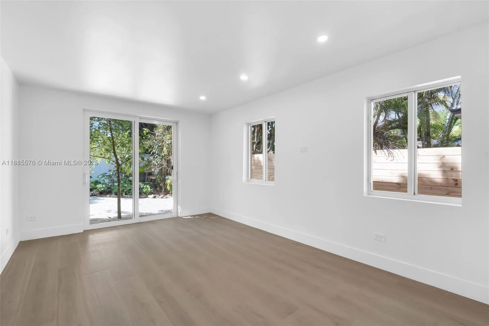 520 NE 50th Ter