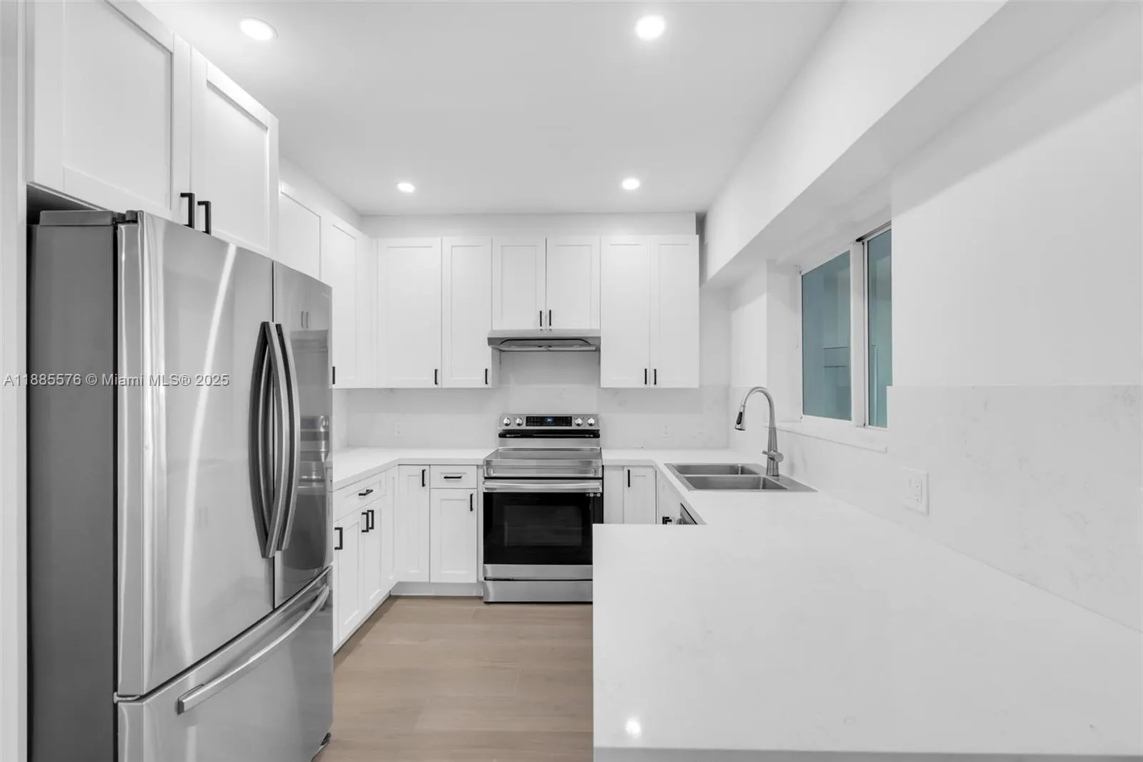 520 NE 50th Ter