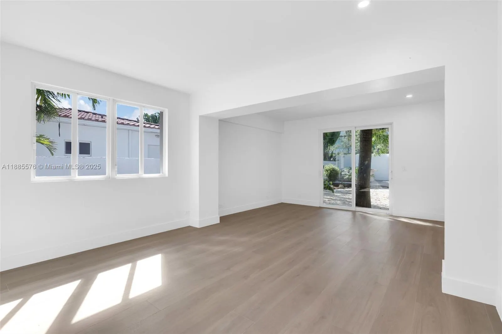 520 NE 50th Ter
