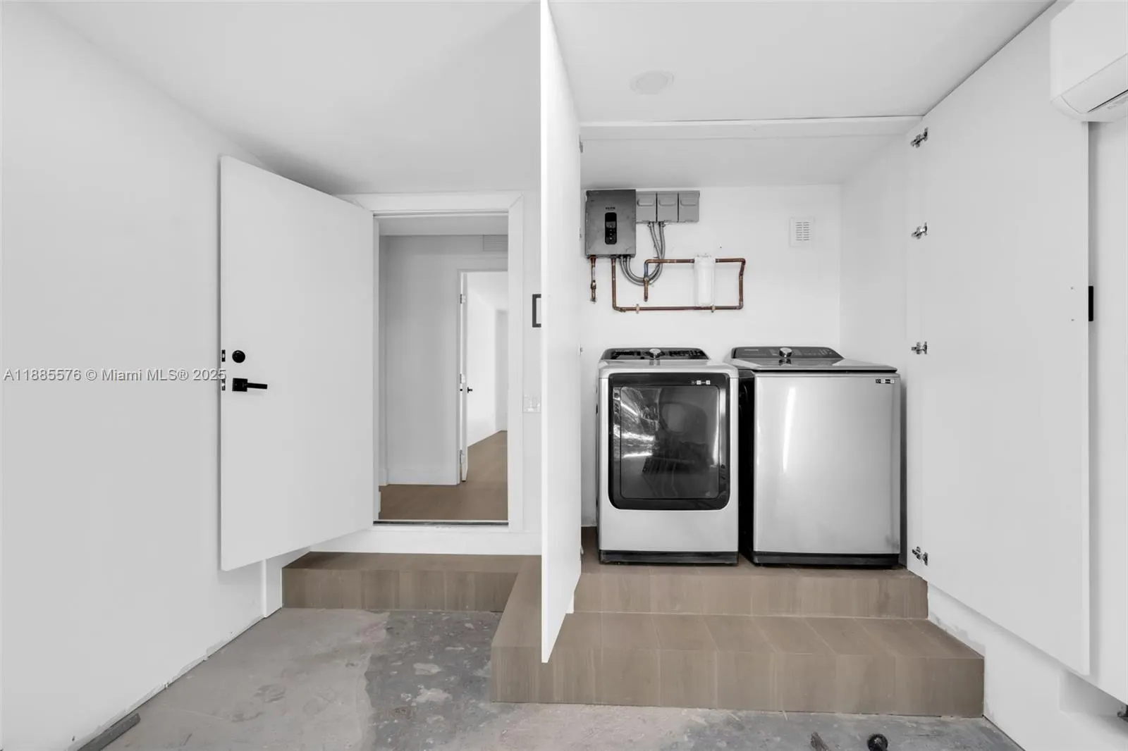 520 NE 50th Ter